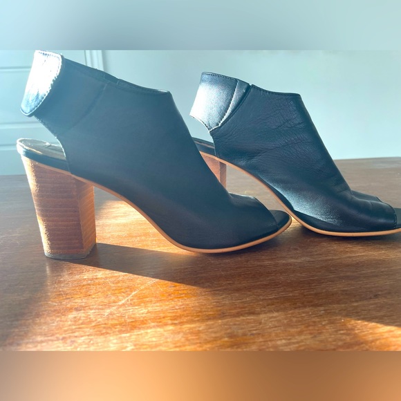 Nineties vintage leather  Steve Madden shoes - Picture 1 of 3